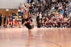 Finja_Handstand
